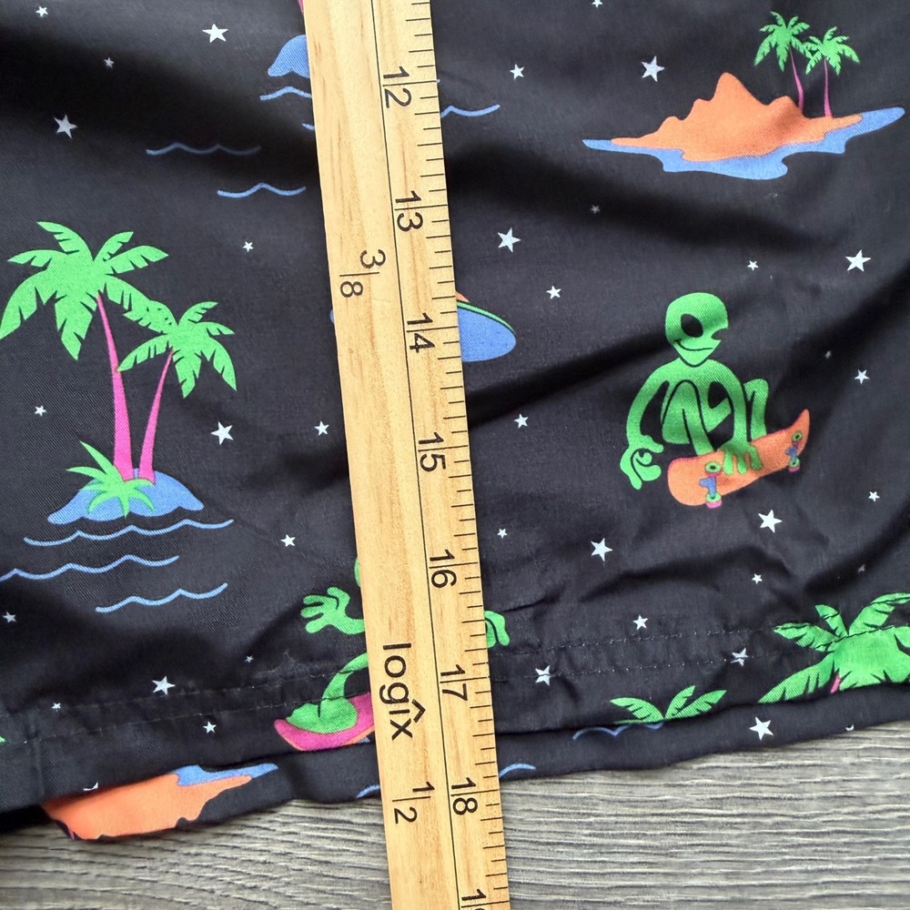 No Boundaries Mens 3XL Alien Skateboard Swim Trunks Black 6" Inseam UPF 50+ NWT - Picture 5 of 8